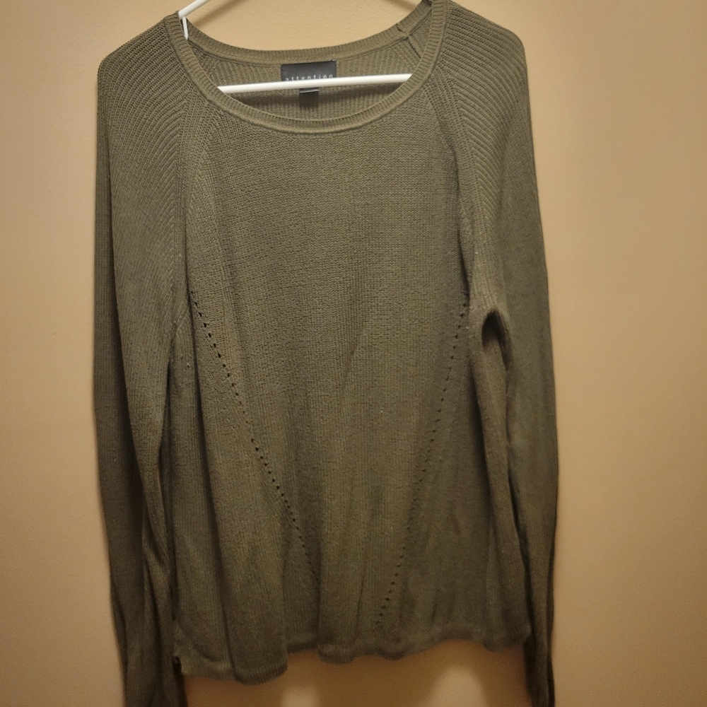 XXL, Green attention sweater